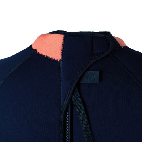 Wetsuits kleurrijk vrouw